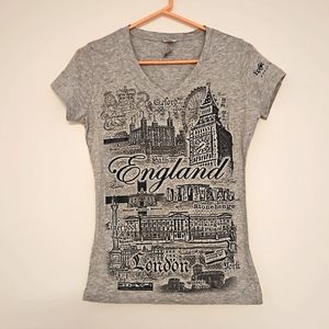 EPCOT Show Case London England landmarks cap sleeve gray Lrg. EUC
